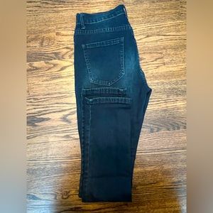 Jimmy’s dark blue mid-rise jeans